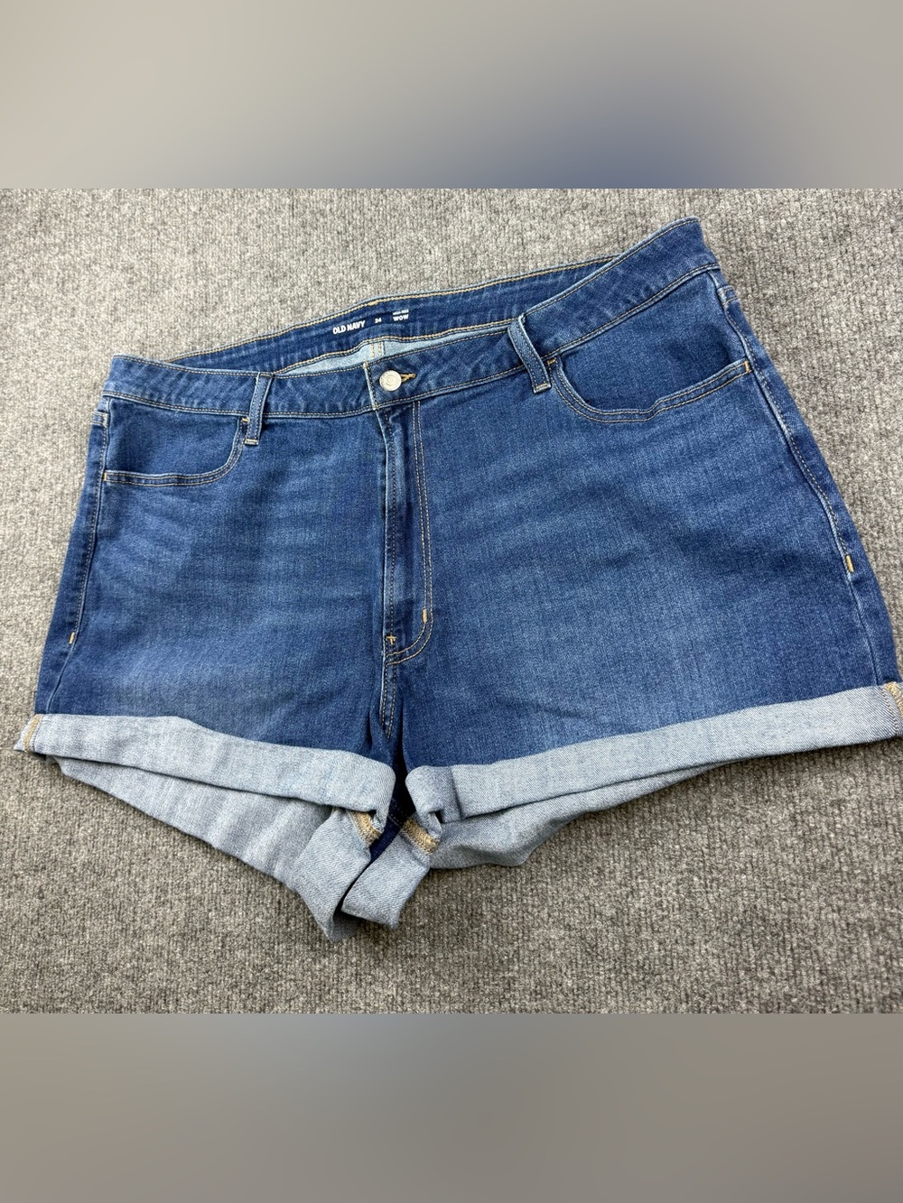 Old Navy Blue Denim Roll-Cuff Women’s Shorts, Size 24 - Picture 3 of 8